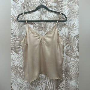 Beautiful lace detail tan Express tank top.